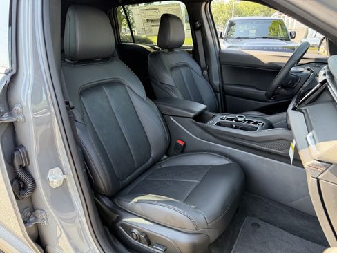 New 2026 Jeep Cherokee Overland w/ Advanced Pro Tech Group AWD/4WD image 36