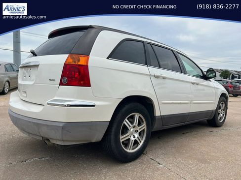 Used 2007 Chrysler Pacifica Touring FWD image 3