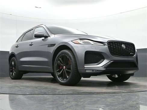 Used 2023 Jaguar F-PACE R-Dynamic S image 34