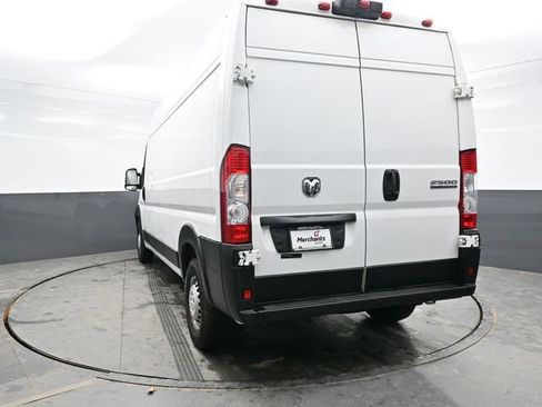 Used 2025 RAM ProMaster 2500 w/ Convenience Group FWD image 4