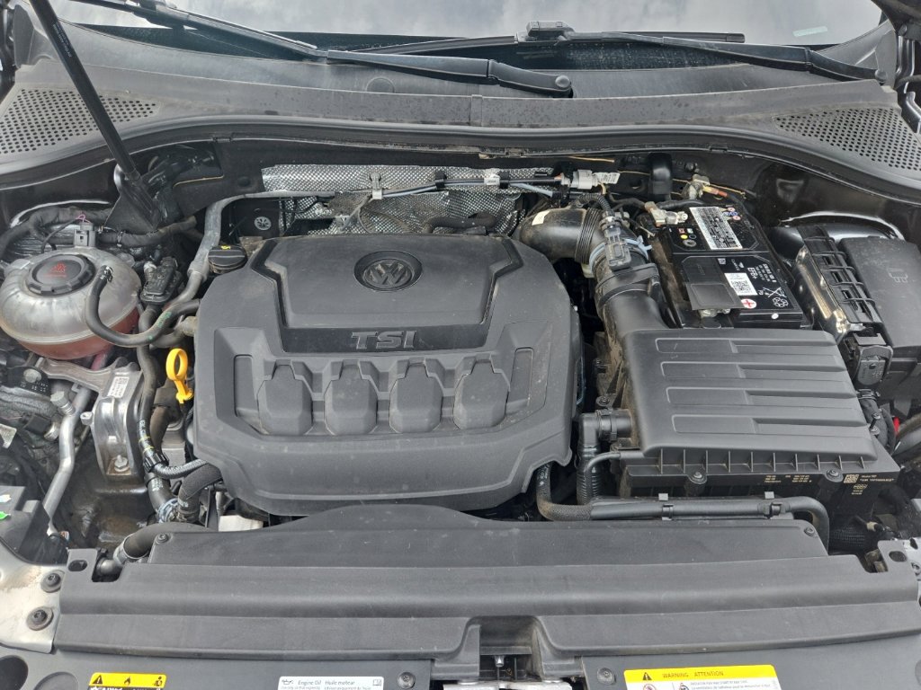 Used 2023 Volkswagen Tiguan SE R-Line FWD image 34