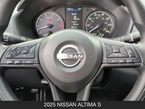 Used 2025 Nissan Altima 2.5 S image 13