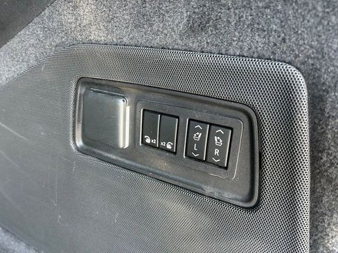 Used 2022 Cadillac Escalade ESV Sport Platinum image 45