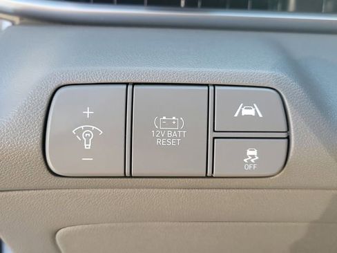 Certified 2023 Hyundai Elantra Blue FWD image 15