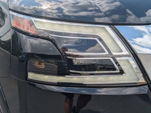 Used 2021 Nissan Armada SL w/ Captain's Chairs Package RWD image 4