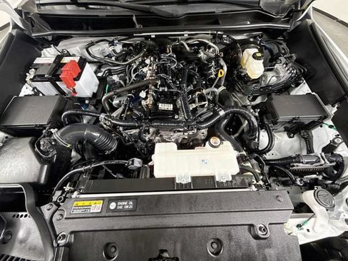 Certified 2025 Toyota 4Runner SR5 AWD/4WD image 30