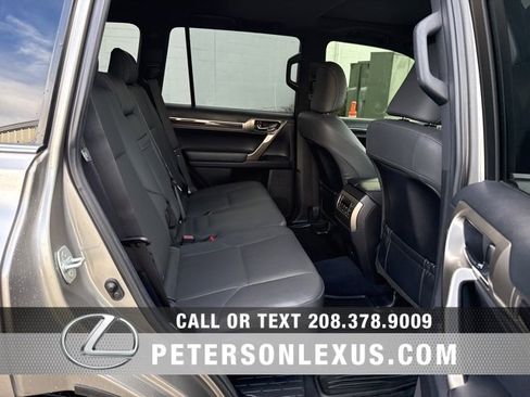 Used 2020 Lexus GX 460 Premium w/ Premium Package image 19