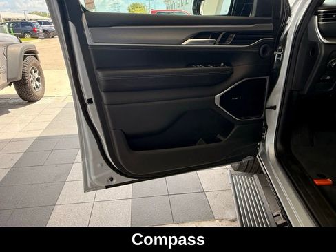 New 2026 Jeep Grand Wagoneer L Limited AWD/4WD image 34