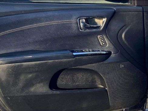 Used 2016 Toyota Avalon Limited image 22