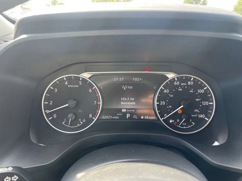 Used 2024 Nissan Rogue S AWD/4WD image 14