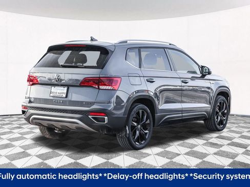 Certified 2022 Volkswagen Taos SE w/ IQ.Drive SE Package image 13