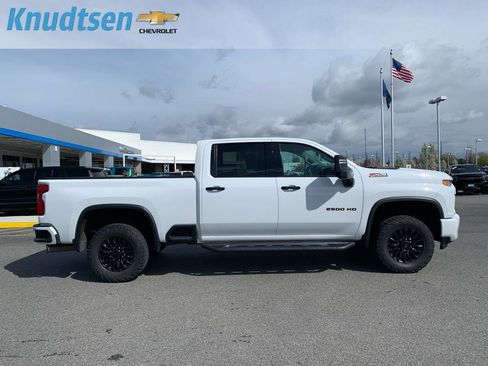 Used 2022 Chevrolet Silverado 2500 LTZ w/ LTZ Plus Package image 8