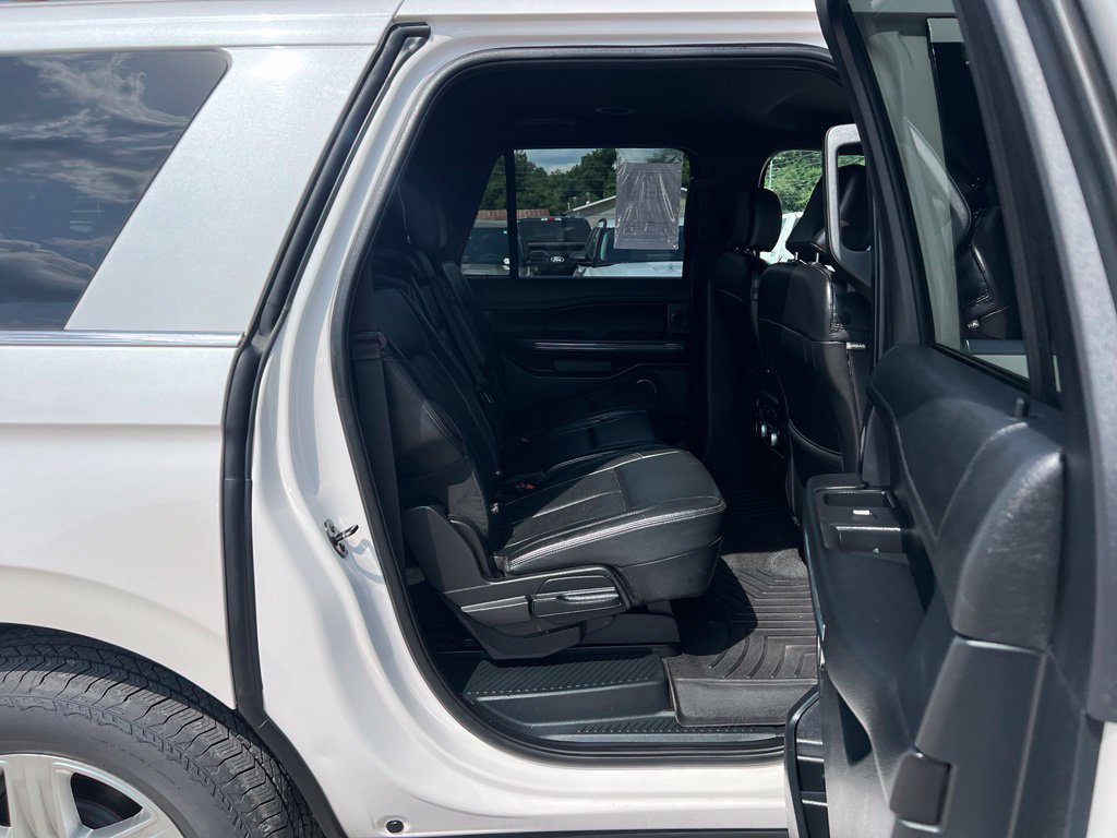 Used 2019 Ford Expedition Max XLT w/ Equipment Group 202A AWD/4WD image 19