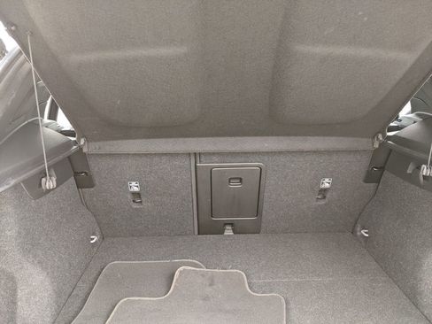 Certified 2025 Volvo XC40 B5 Plus image 27