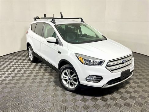 Used 2019 Ford Escape SE image 3