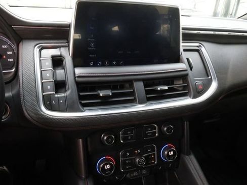 Used 2021 Chevrolet Suburban RST w/ Luxury Package image 18