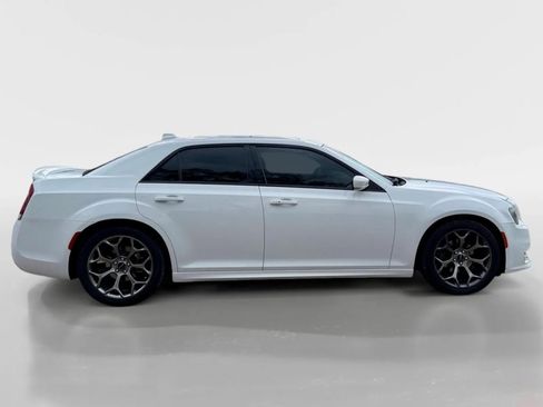 Used 2018 Chrysler 300 S w/ 300S Premium Group image 6