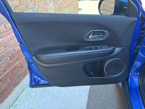 Used 2018 Honda HR-V EX image 30
