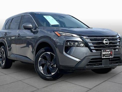 Certified 2026 Nissan Rogue SV FWD image 3
