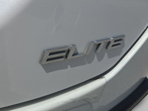 Used 2023 Honda Pilot Elite image 38