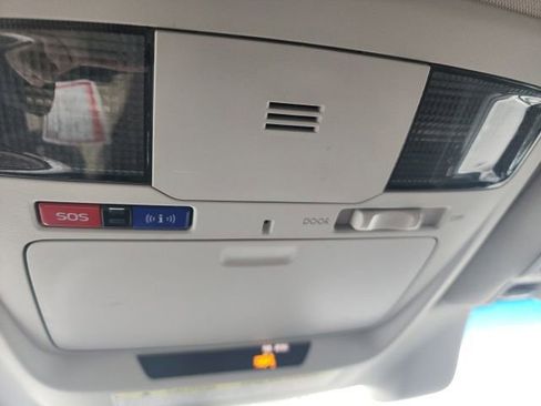 Used 2018 Subaru Outback 2.5i Premium image 23