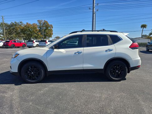 Used 2017 Nissan Rogue SV w/ Midnight Edition image 6