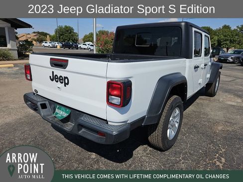 Used 2023 Jeep Gladiator Sport AWD/4WD image 11