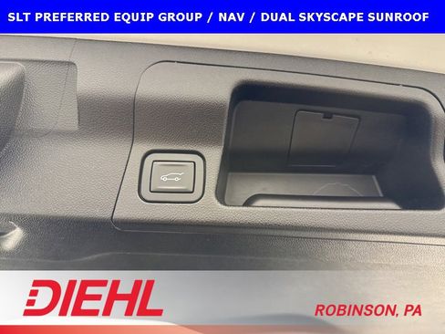 Used 2018 GMC Acadia SLT image 11