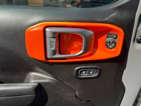 Used 2022 Jeep Gladiator Sport AWD/4WD image 6