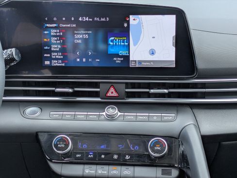 Certified 2024 Hyundai Elantra Blue FWD image 16