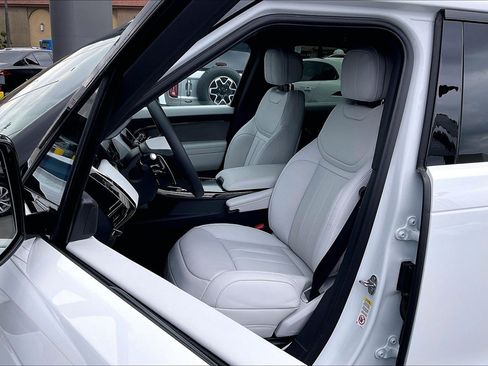 New 2026 Land Rover Range Rover Sport SE AWD/4WD image 14