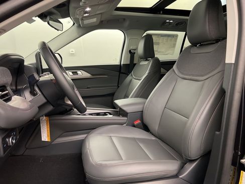 New 2025 Ford Explorer Active w/ Active Comfort Package image 26