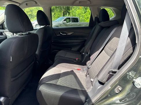 Used 2019 Nissan Rogue SV FWD image 32