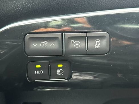 Used 2020 Toyota Prius Prime Limited w/ Carpet Mat Package FWD image 32
