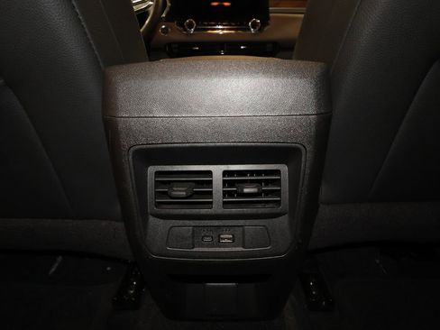 Certified 2025 GMC Canyon Denali AWD/4WD image 30