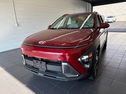 Used 2025 Hyundai Kona SEL AWD/4WD image 3