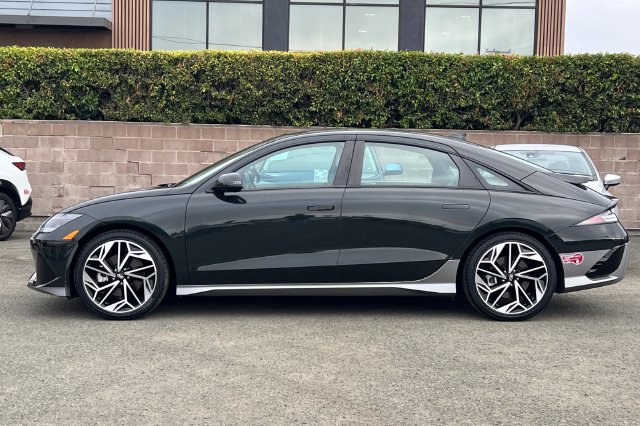 Used 2023 Hyundai Ioniq 6 SEL RWD image 9