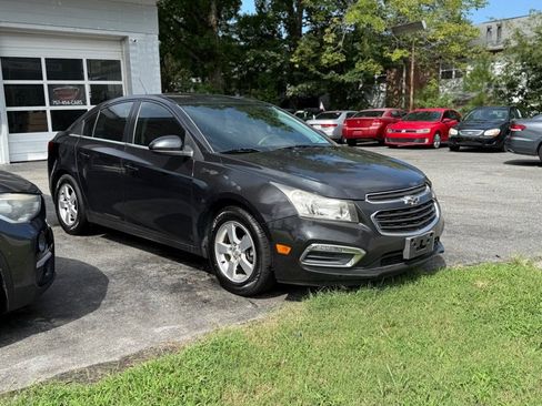 Used 2016 Chevrolet Cruze LT image 4