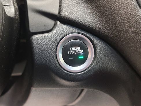 Used 2018 Chevrolet Equinox LT image 24