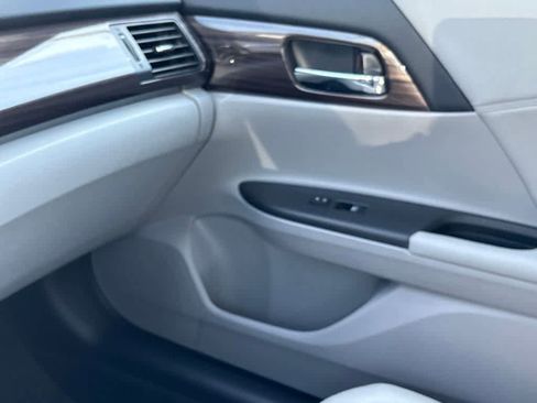 Used 2016 Honda Accord EX-L image 12