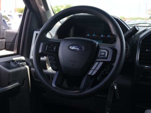 Used 2017 Ford F150 XLT RWD image 5