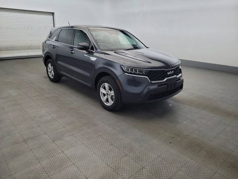 Used 2023 Kia Sorento LX AWD/4WD image 13
