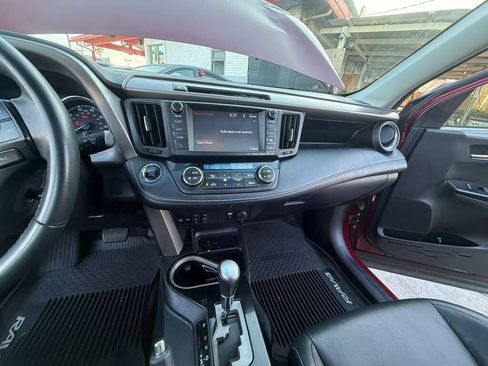 Used 2018 Toyota RAV4 Limited FWD image 16