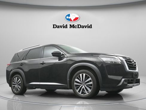 Used 2022 Nissan Pathfinder Platinum w/ Cargo Package FWD image 27