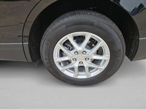 Used 2024 Chevrolet Equinox LT FWD image 9
