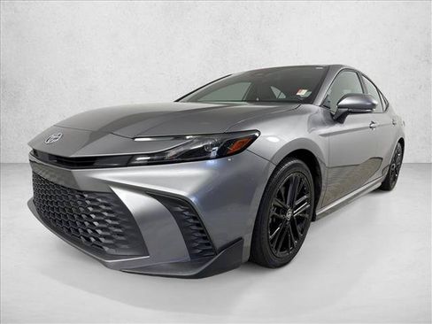 Used 2025 Toyota Camry SE FWD image 7