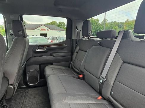 Used 2022 GMC Sierra 1500 Elevation w/ LPO, Elevation Black Package AWD/4WD image 19