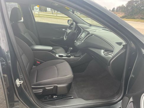 Used 2018 Chevrolet Malibu LS image 10