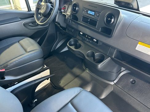 New 2025 Mercedes-Benz Sprinter 2500 image 15