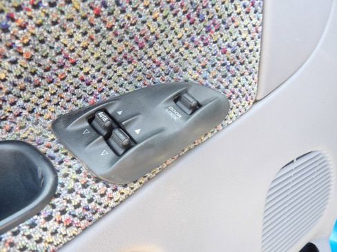 Used 1999 Dodge Ram 3500 Truck SLT image 9